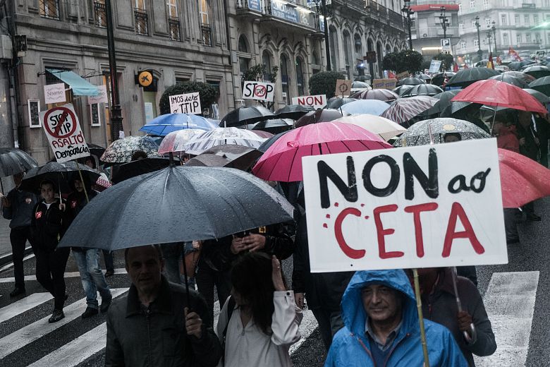 2016-10-15ConcentracionTTIPVigo 03.jpg